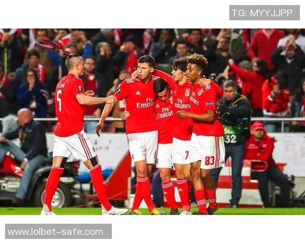 欧联杯激战本菲卡逆转拜仁点球大战引发争议判罚全场沸腾