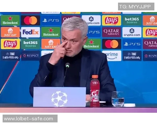 足总杯激战本菲卡3-0尤文图斯红牌争议引发全场热议与讨论