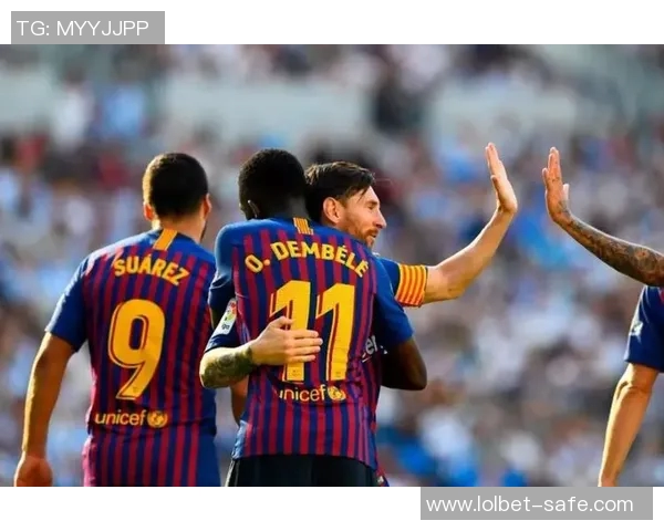 中超激战巴萨与曼联战成平局精彩瞬间引发全场热烈反响分析