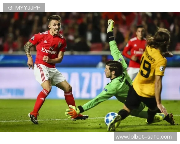 意甲精彩对决本菲卡逆转拜仁引发全场狂欢赛后深度解析